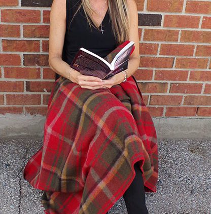 Dark Maple Merino Knee Blanket