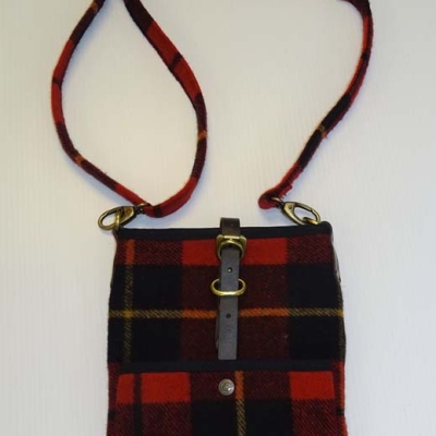 Cross body bag in wallace tartan
